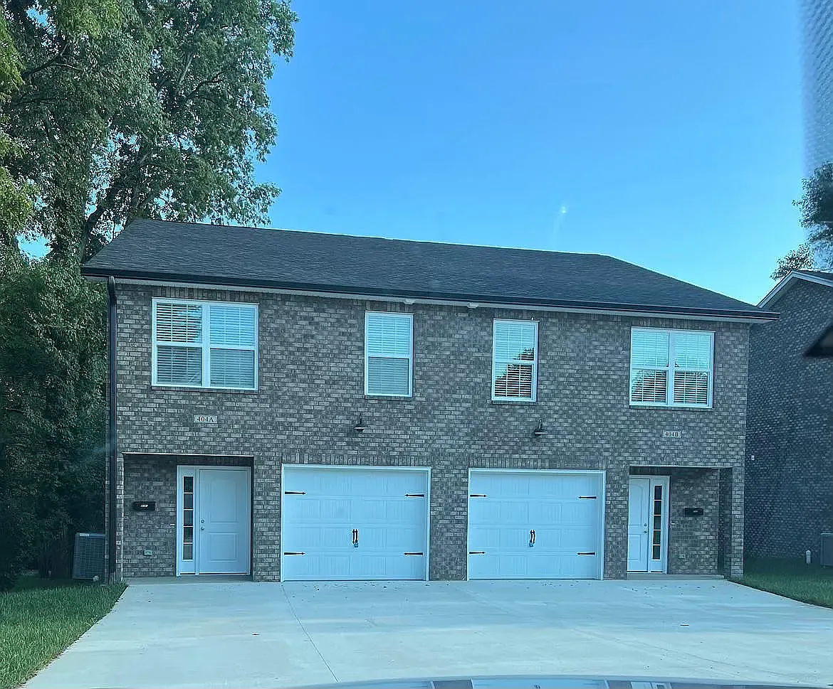 3 bed, 2.5 bath, 990 sqft, $1,500 — Photo 1