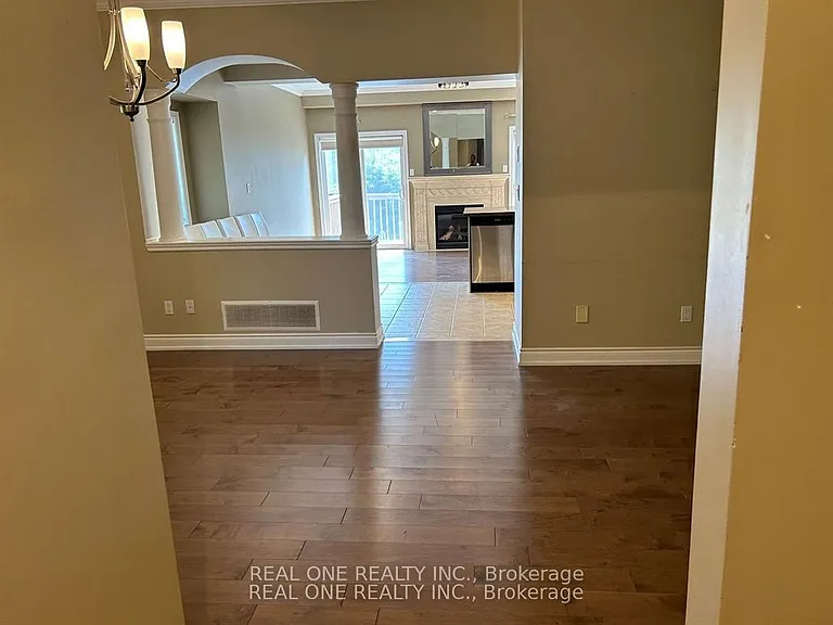 2460 Felhaber Cres — Photo 5