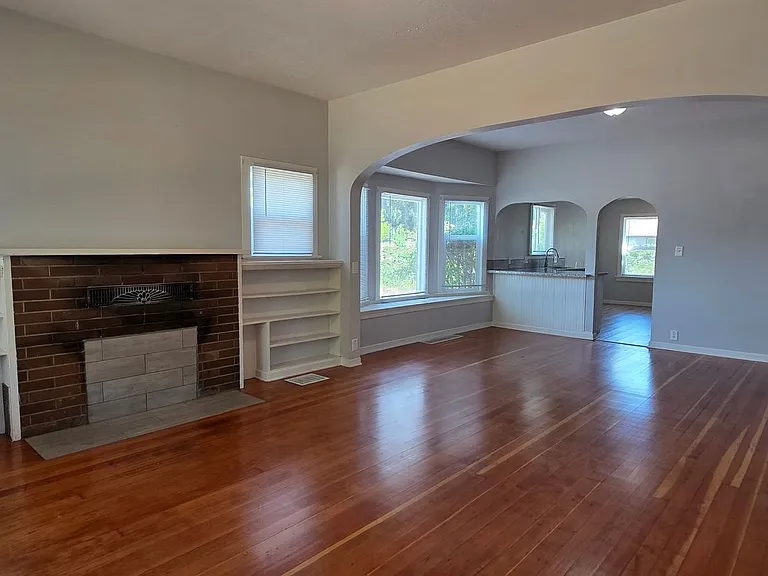 1190 Alder Dr NE — Photo 8