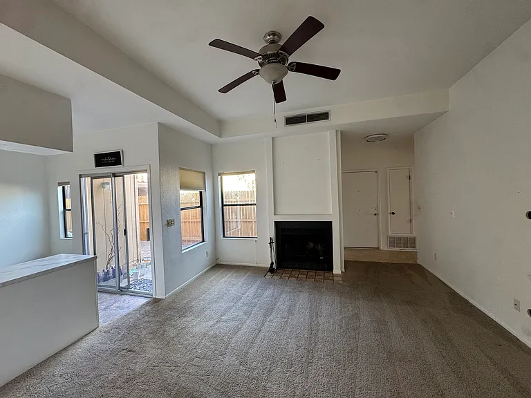 4252 W Pyracantha Dr — Photo 2