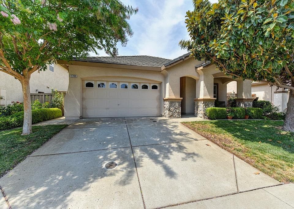 1st image of 1709 Adrienne Dr