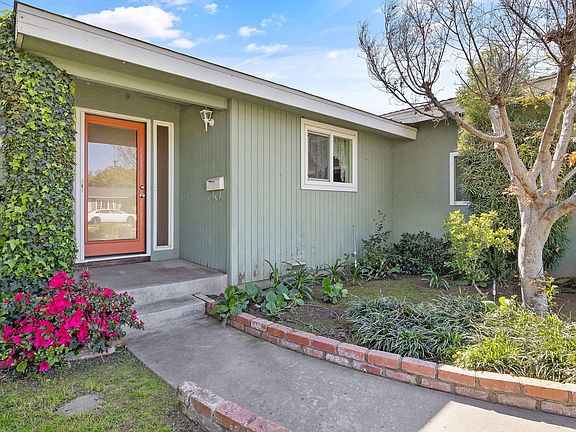 4th image of 2303 W Cambridge Avenue