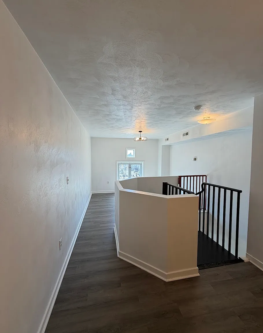 DCCC-108 W. Roanoke Apartment — Photo 1