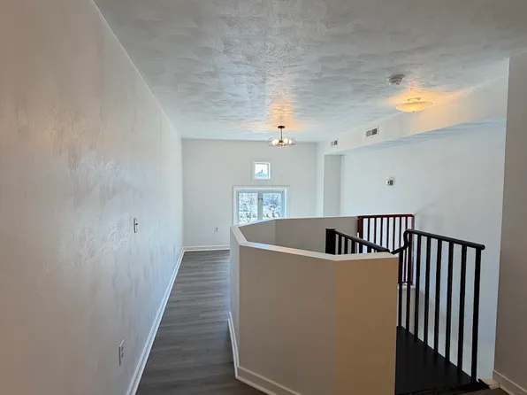 DCCC-108 W. Roanoke Apartment, 108 W Roanoke St #F50cbb20d, Blacksburg, VA 24060
