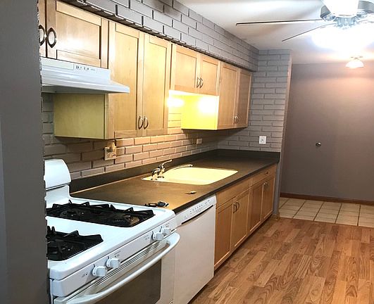 2nd image of 2928 Roberts Dr APT 3