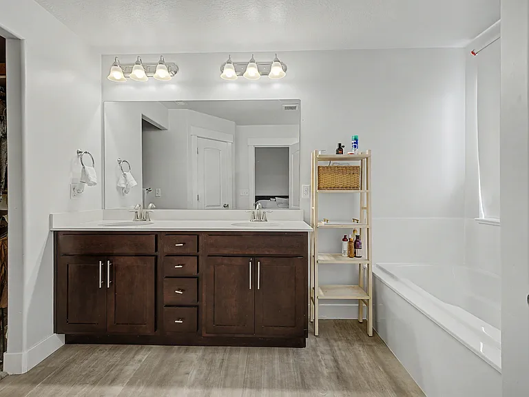 1529 W Stone Gate Dr — Photo 18