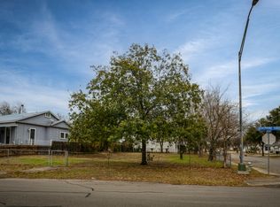 202 N Josephine Tobin Dr, San Antonio, TX 78201