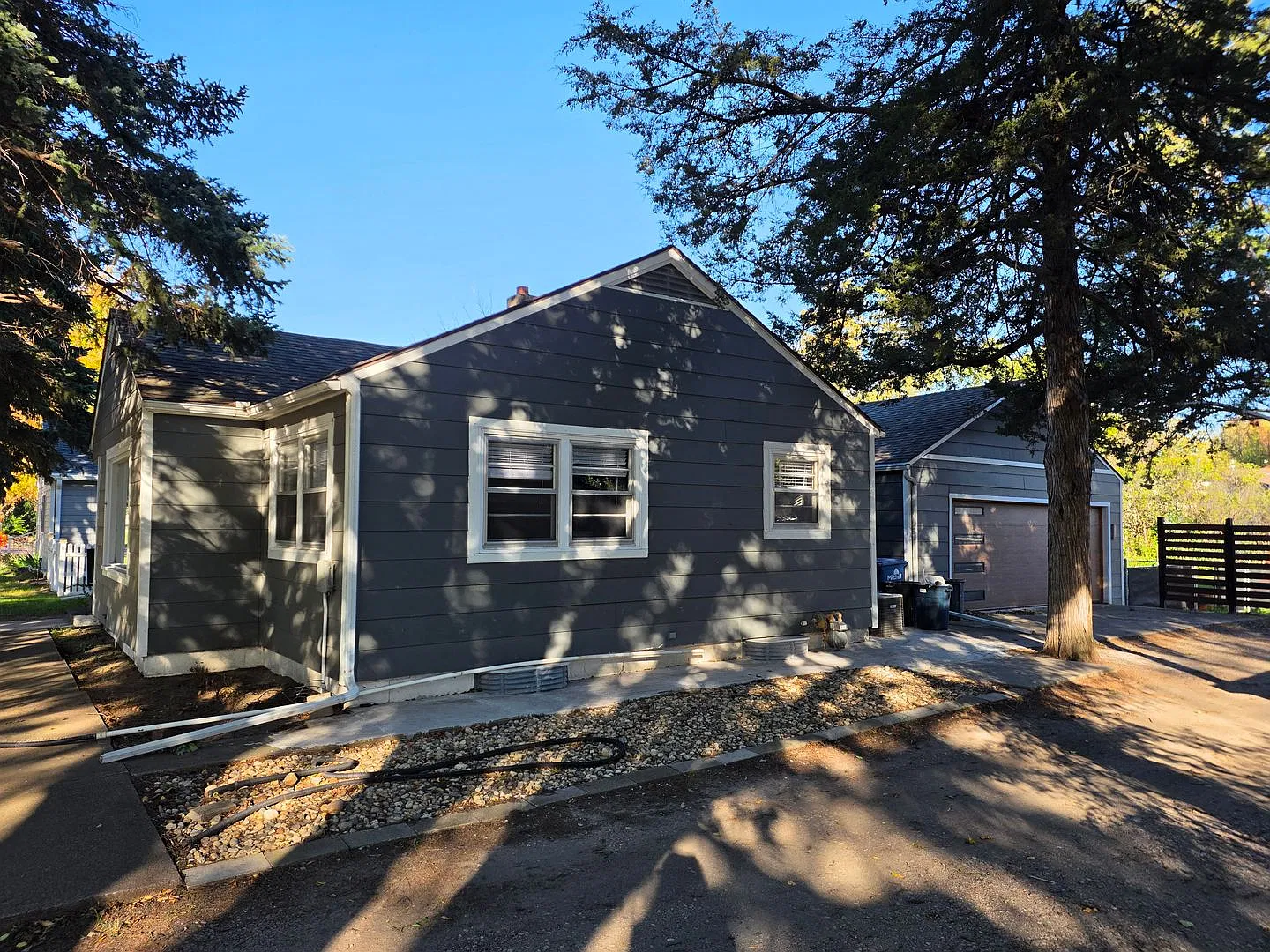 Newly Renovated in Quiet Neighborhood — Photo 2