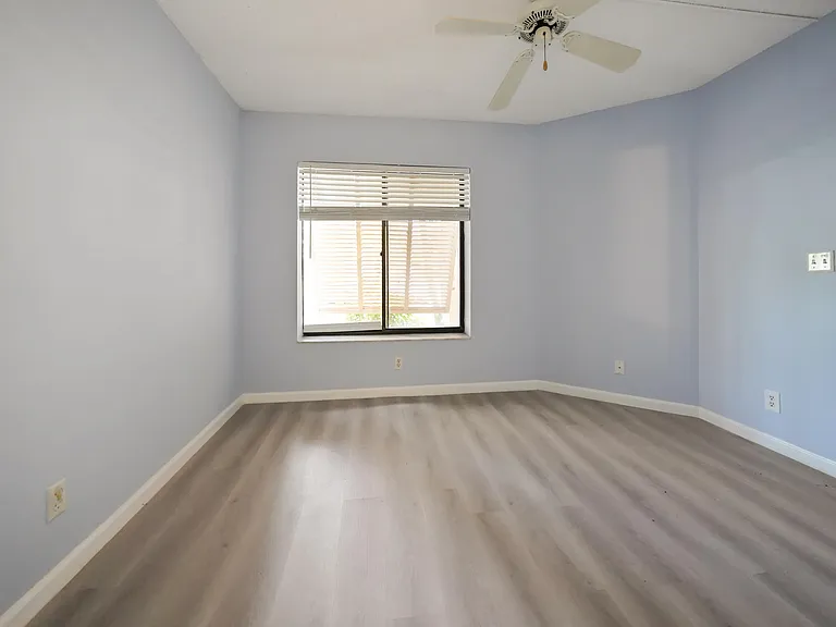 10204 Mangrove Dr #103 — Photo 11