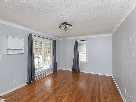 2nd image of 8324 Chesterfield Ave