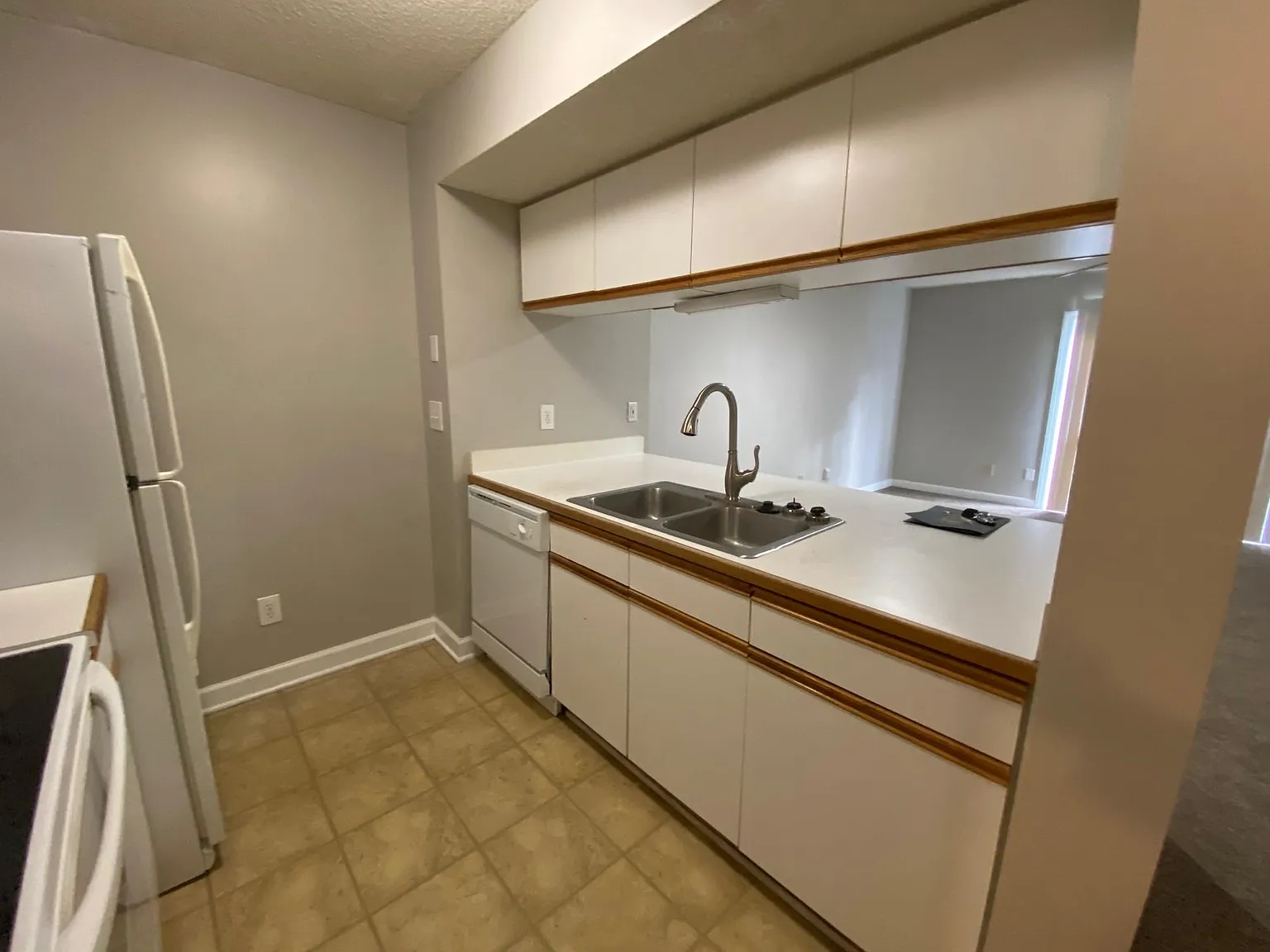 2 bed, 1.5 bath, 1024 sqft, $1,350 — Photo 4