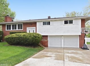 701 Terry Ln, Countryside, IL 60525