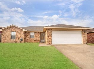 1013 Stewart St, Altus, OK 73521