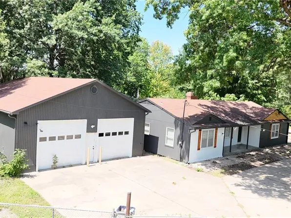 9712 Blue Ridge Blvd, Kansas City, MO 64134