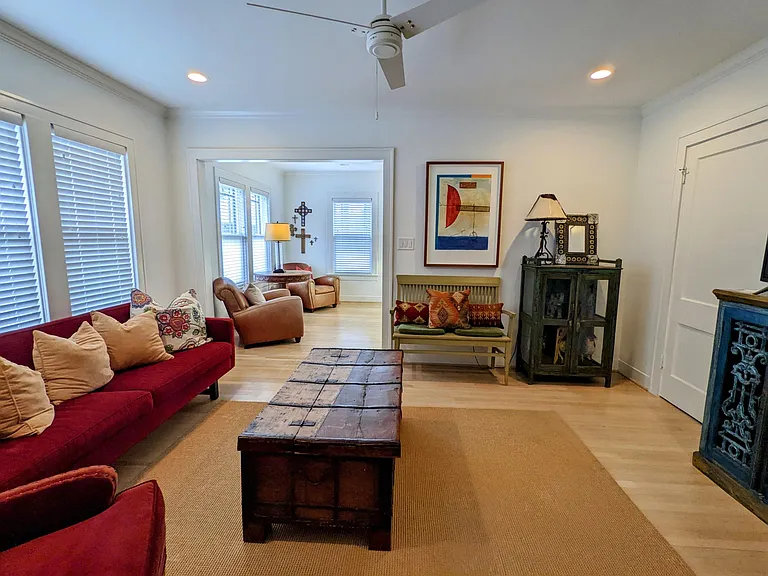 1010 Peden St #1 — Photo 2