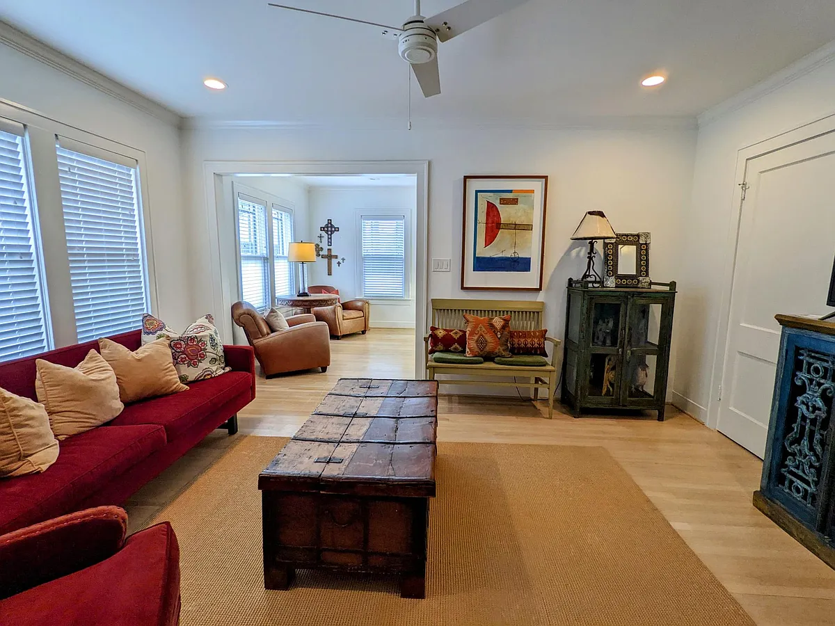 Building Photo - 1010 Peden St #1