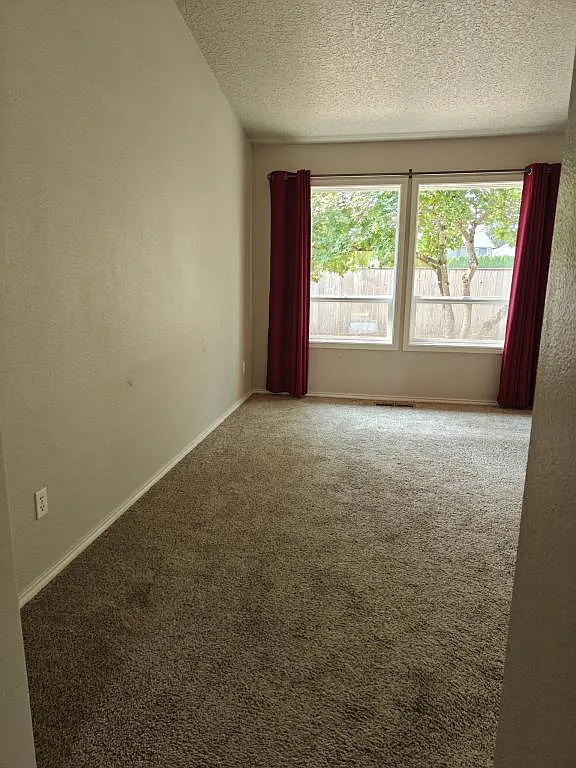 33378 SW Sequoia St — Photo 3