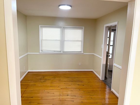 4th image of 3004 Stratford Dr