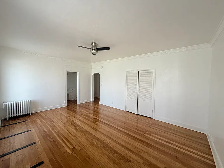 320 S Kingsley Dr #302 — Photo 2