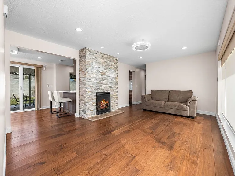 2885 Lorna Dr — Photo 13