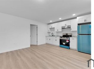 44 Highland St, Highland Park, MI 48203