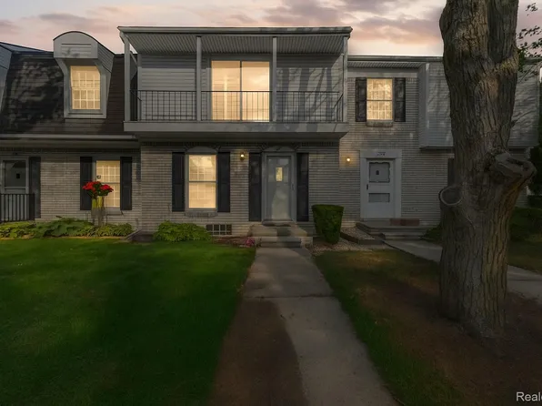 121 Stratford Ln, Rochester, MI 48309