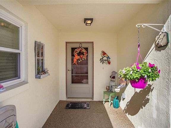 5th image of 1320 Lajolla Cir