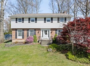 2621 Stamford Dr, Vestal, NY 13850