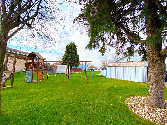 5th image of 2207 Cottonwood Dr