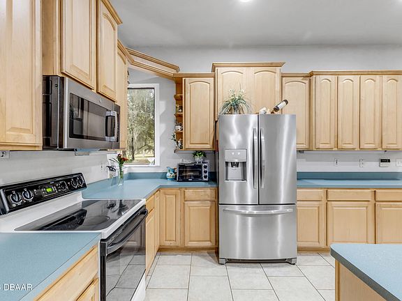 5th image of 12 Pearl Dr