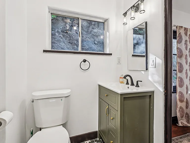 8718 Crescent Dr — Photo 7