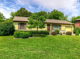 9926 Oakdell Dr, Kansas City, MO 64114