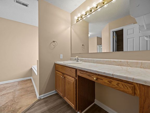 5th image of 101 Fairwoods Ct