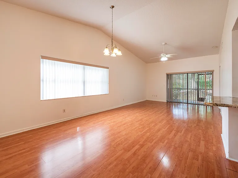 9641 Riverside Dr #F1 — Photo 19