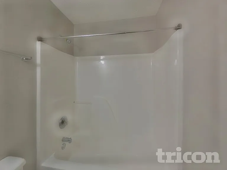 800 Lorraine Ln — Photo 17