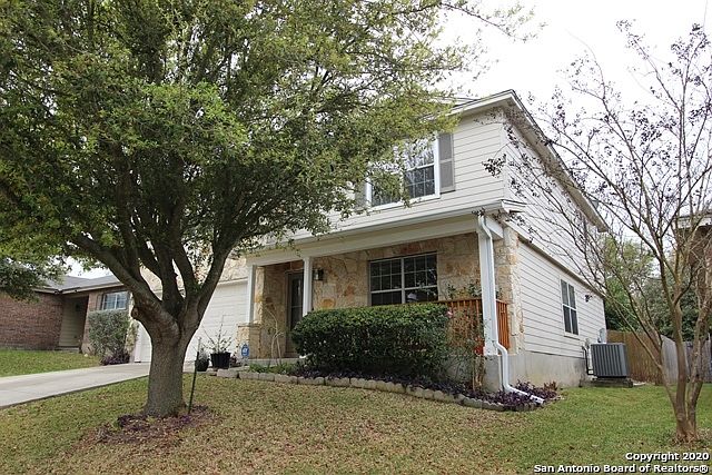 1st image of 915 Magnolia Bnd