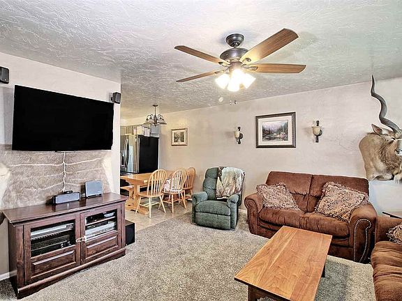 4th image of 536 N Mountain Oak Ct