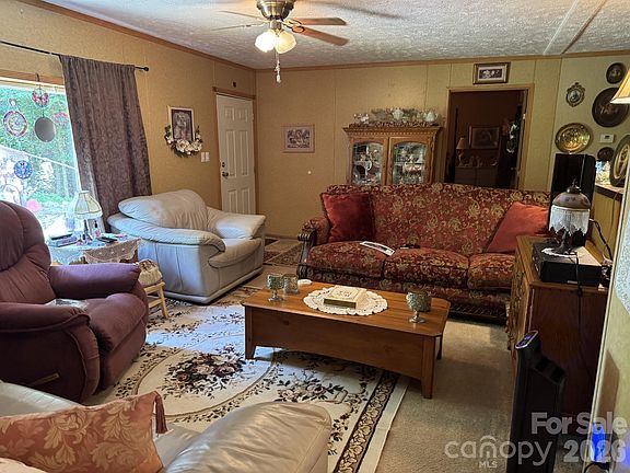 5th image of 165 Shea Dr