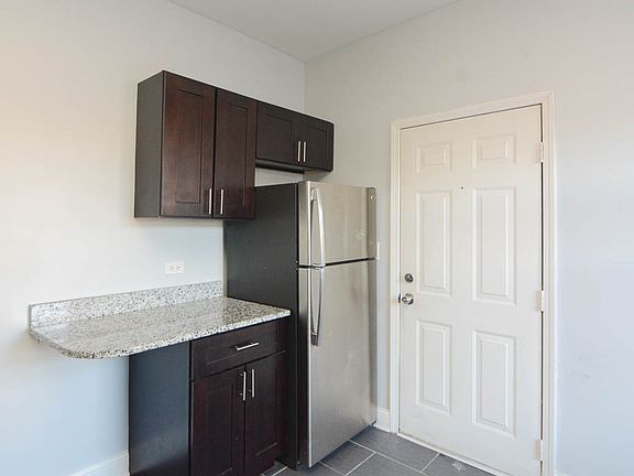 4th image of 3641 W Dickens Ave APT 1b