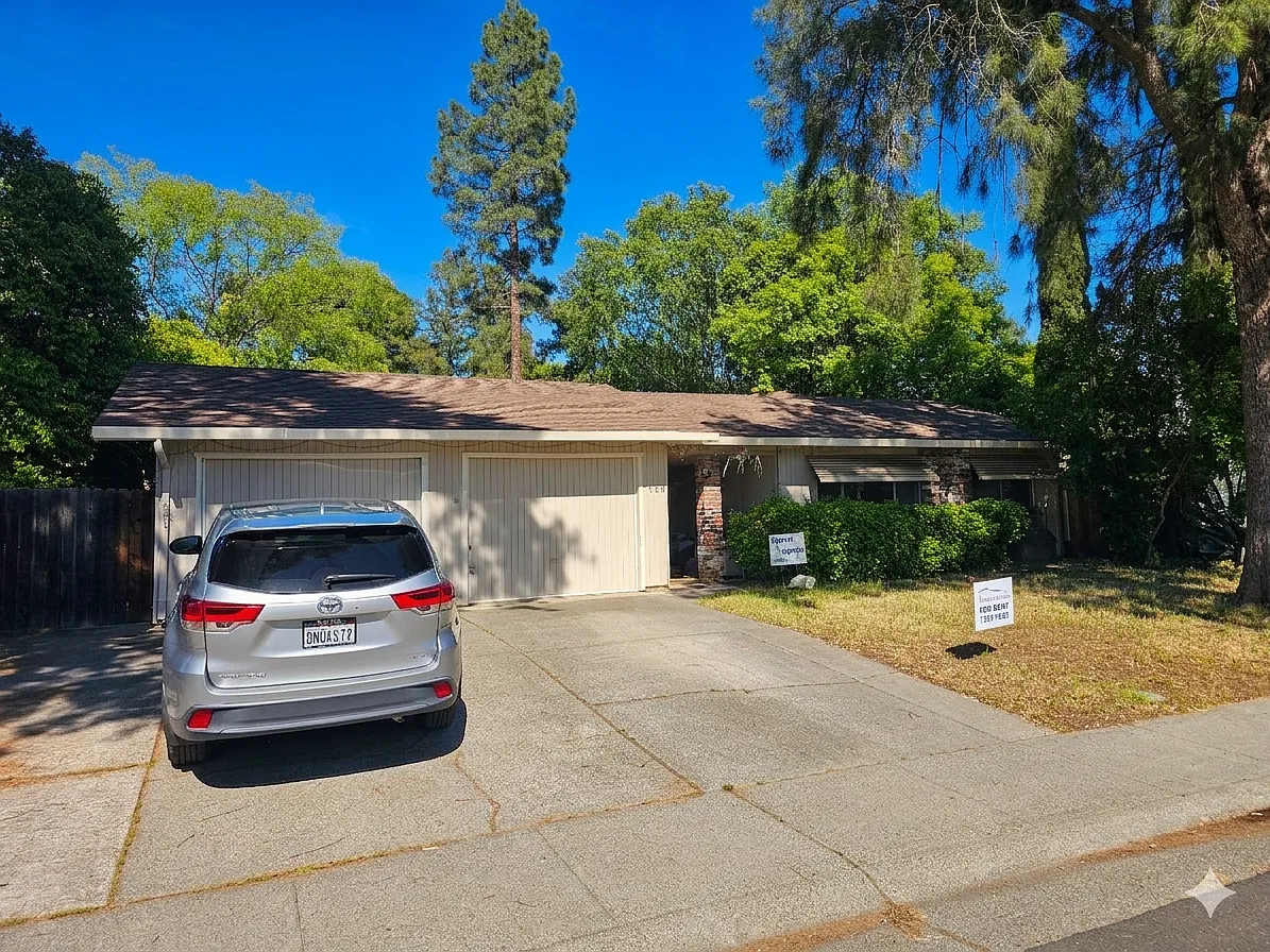 3 bed, $2,575 — Photo 1