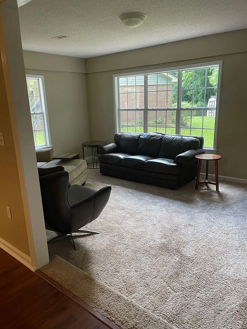 Building Photo - 910 Crawford Cir