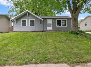 3703 Welshire Dr, Bettendorf, IA 52722