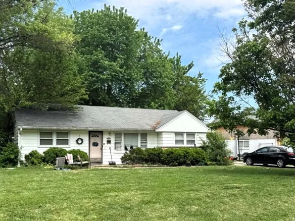 5403 Wintergreen Rd, Louisville, KY 40272