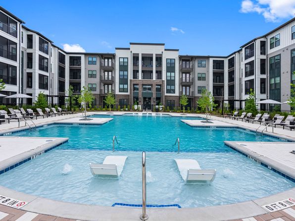 1001 Broadbank Dr #203