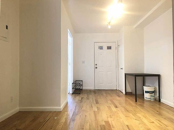 5th image of 704 Dekalb Ave #1