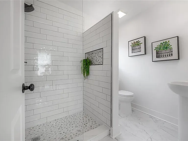 408 E Amelia Ave — Photo 26