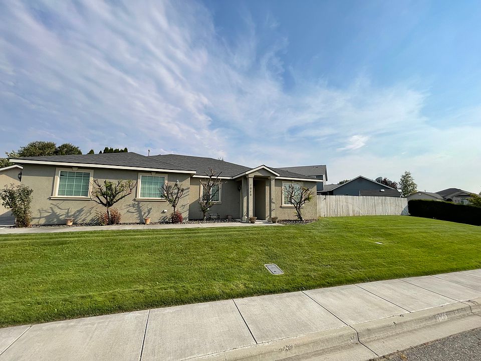 1st image of 1646 Venus Cir