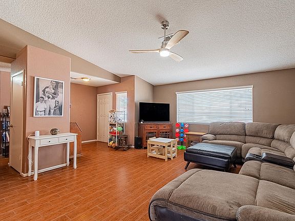 4th image of 3040 W 29th St