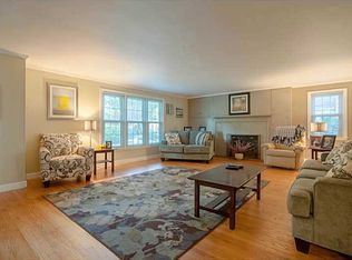 46 Westonia Ln, Warwick, RI 02889