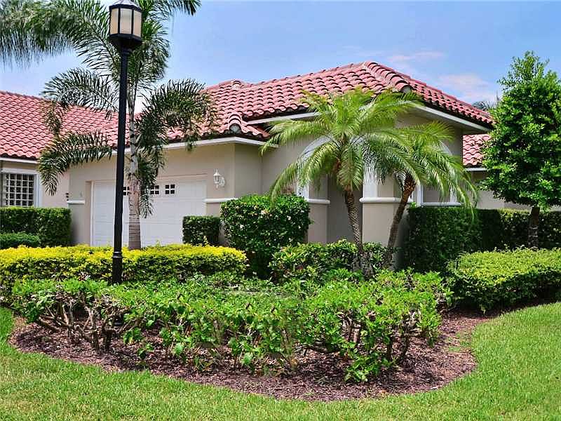1st image of 1679 Victoria Cir